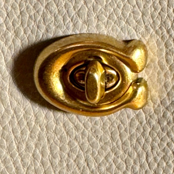 Coach Willow Tote - Picture 9 of 13